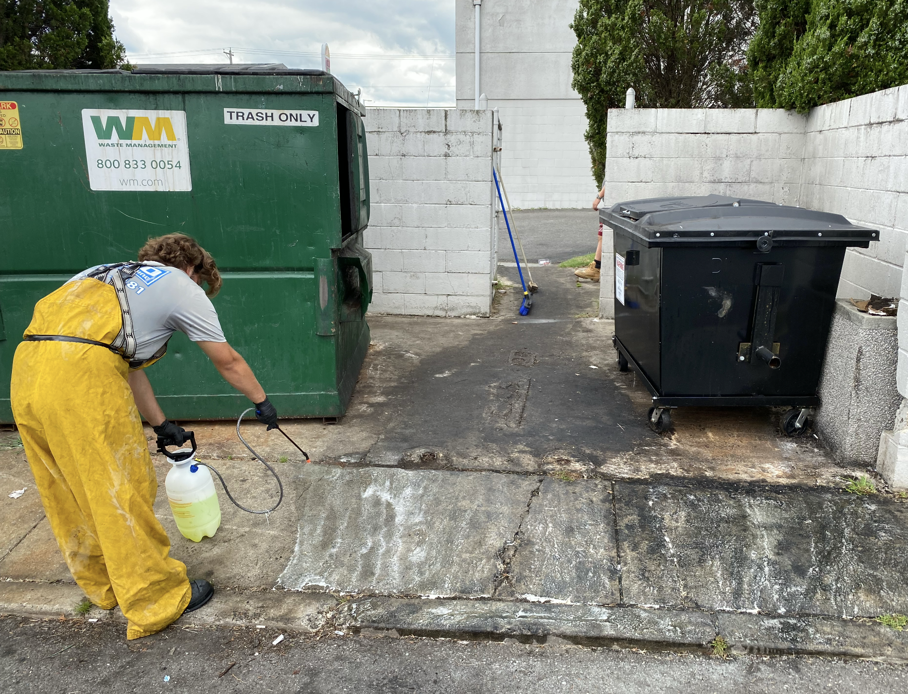 Dumpster Pad Cleanings for Commercial Properties